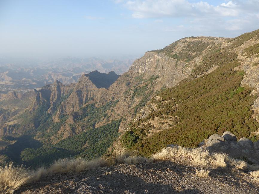 Balade le long des falaises de Simien