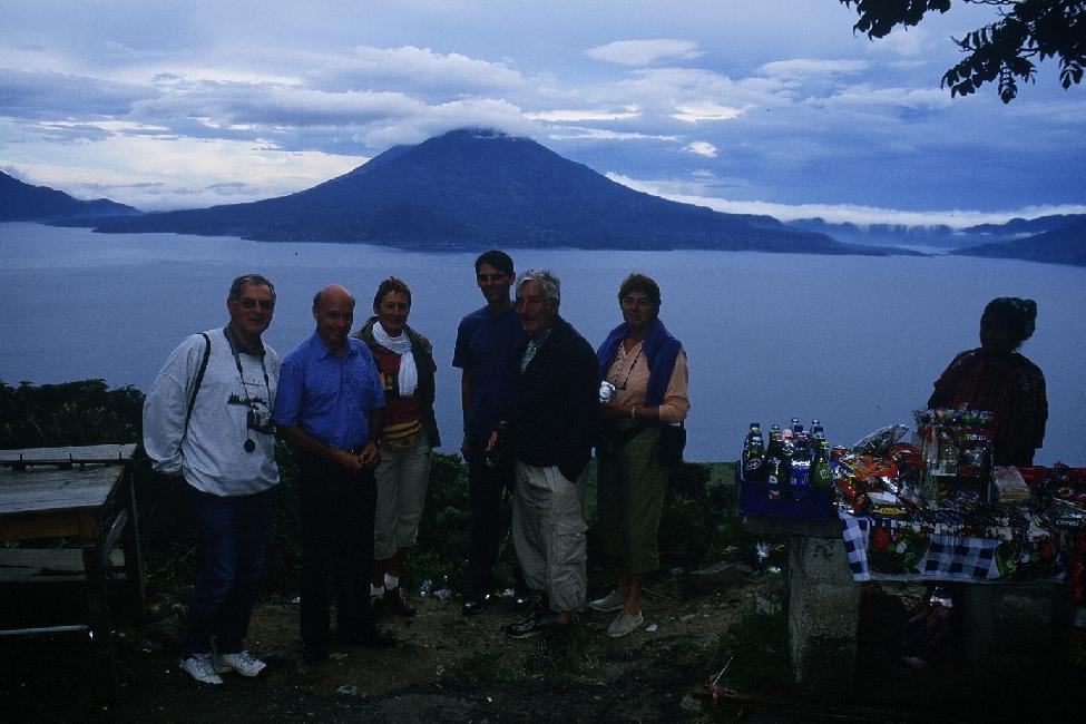 Photo de groupe, au dessus du lac