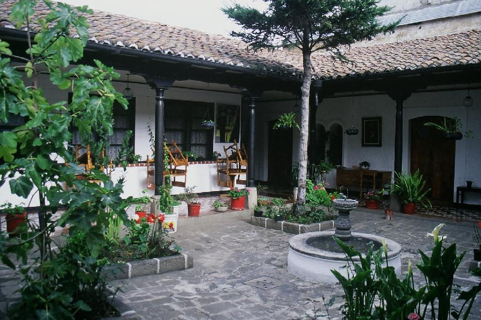 Le patio de l'annexe de l'hôtel Modelo