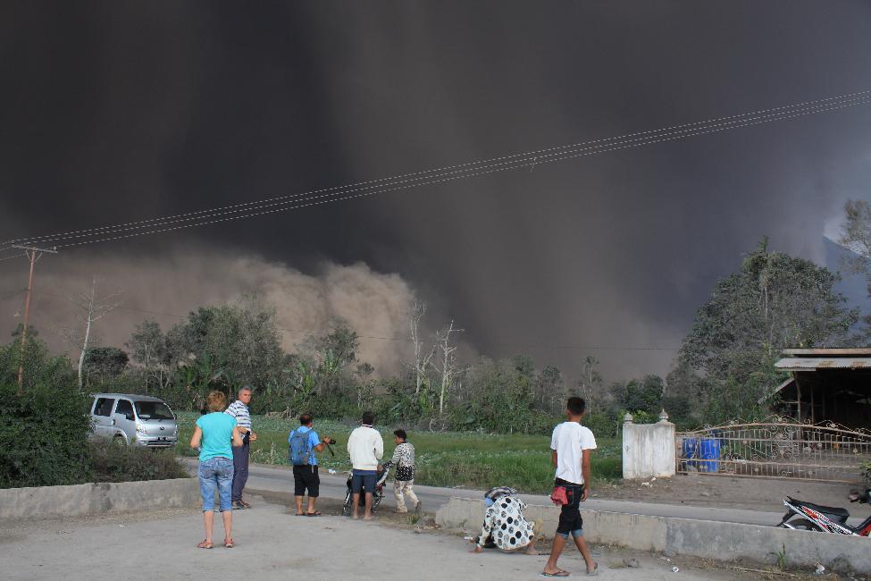 Tiens donc, le nuage blanc prend de plus en plus d'ampleur....