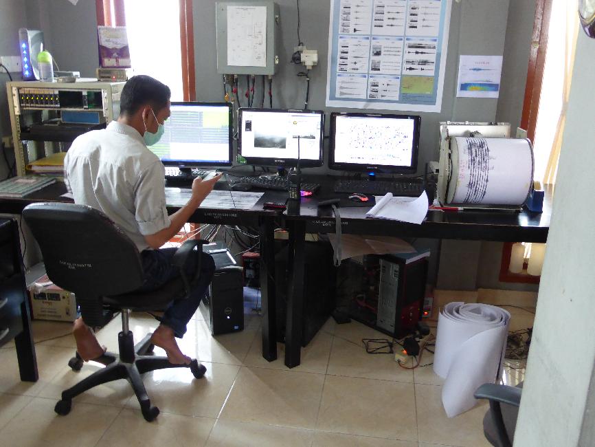 Visite à l'observatoire du volcan