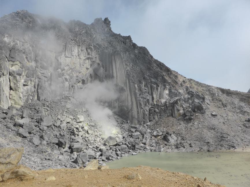 Le cratère et le dôme
