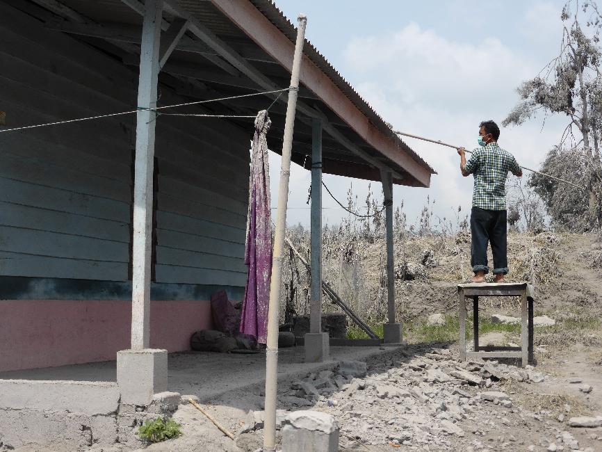 Seule façon d'avoir une chance de garder sa maison : nettoyer régulièrement le toit