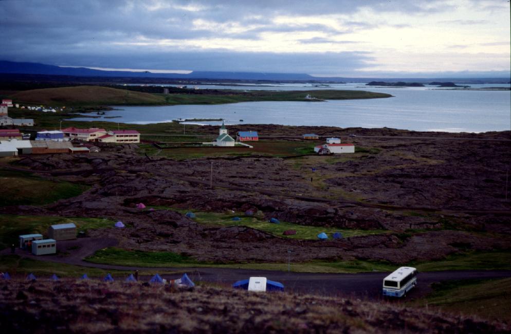 Camping du lac Myvatn : l'église aurait arrêté la coulée de lave 