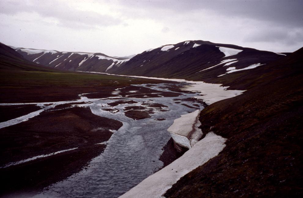 Environs du camping de Nyidalur ; une tempête de neige nous fera décamper durant la nuit.... 