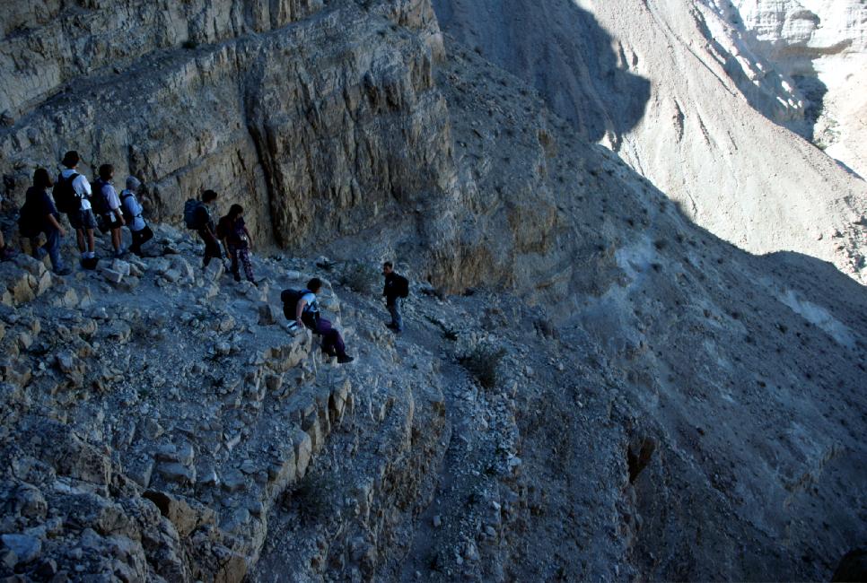 Descente du canyon ; certaines essaient même les raccourcis....