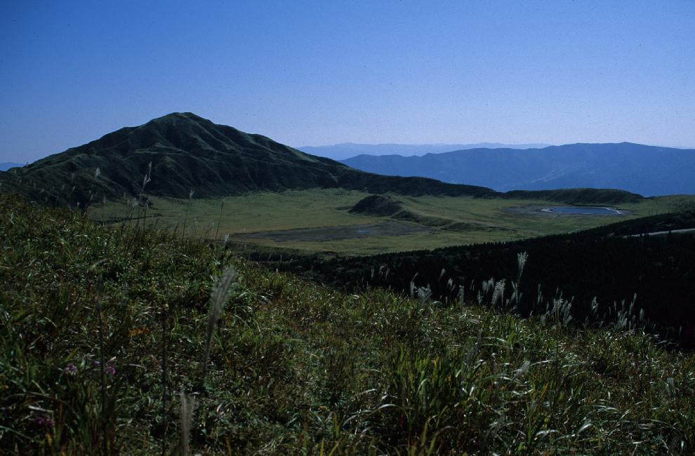 Un autre cratère dans la caldeira