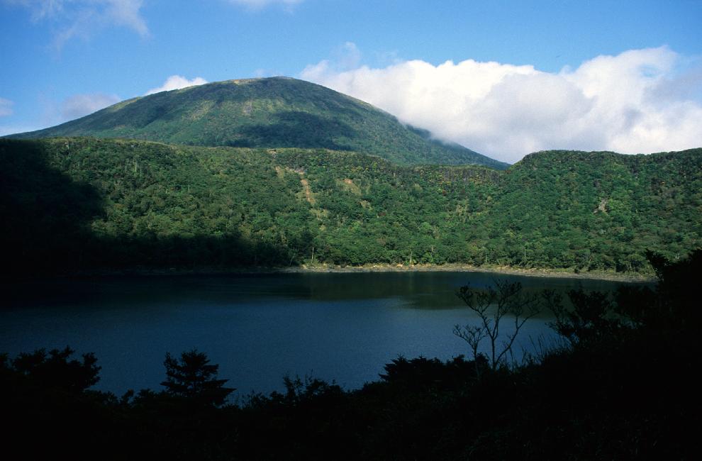 Le Karakuni, vu du lac Ohnami.
