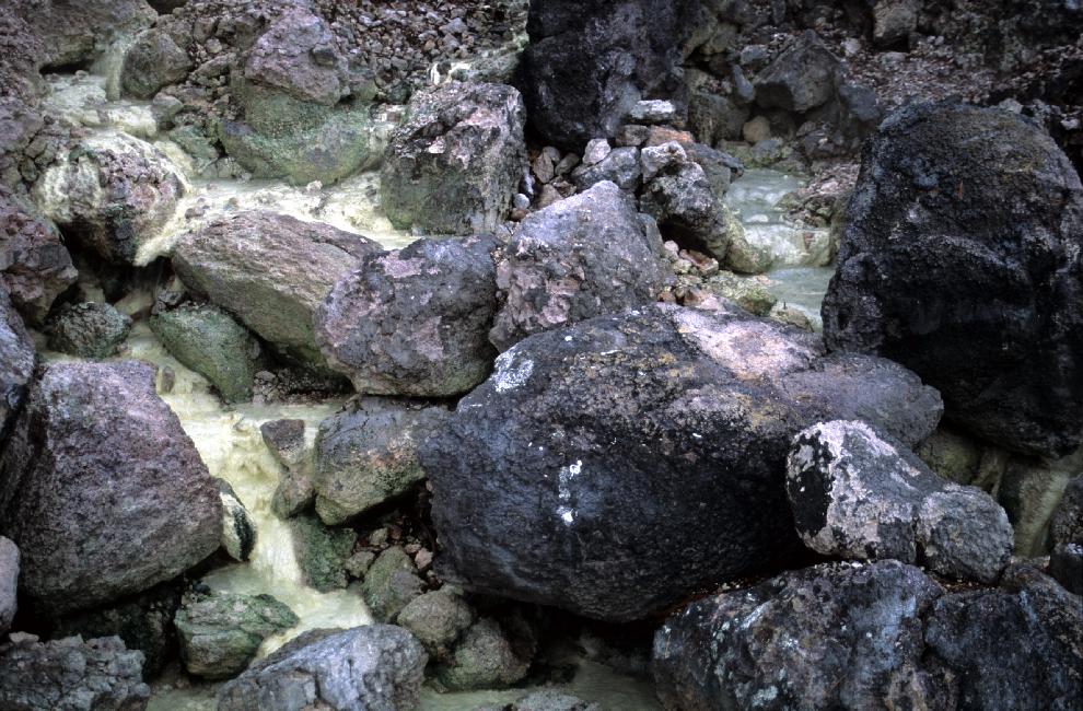 Source très minéralisée...