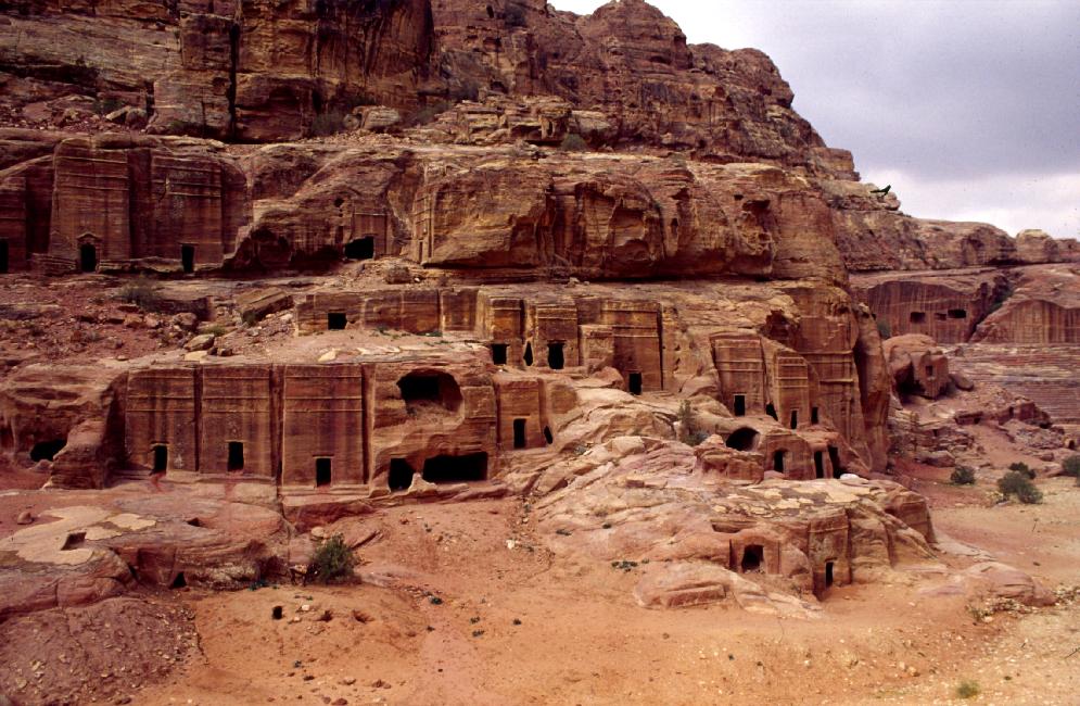 Nécropole, dans la partie inférieure du Siq