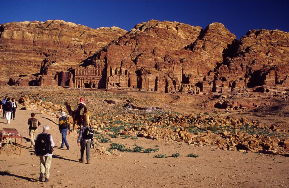 Nous nous dirigeons vers les tombeaux royaux