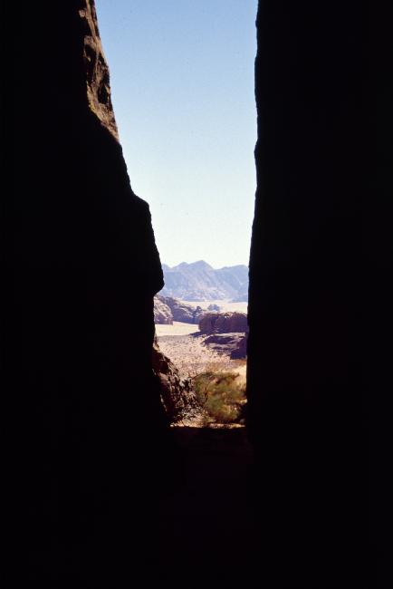 Les massifs de grés forment parfois des canyons