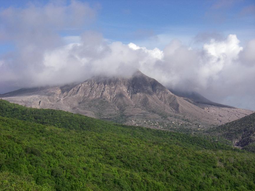 Vue vers le volcan, depuis l'observatoire