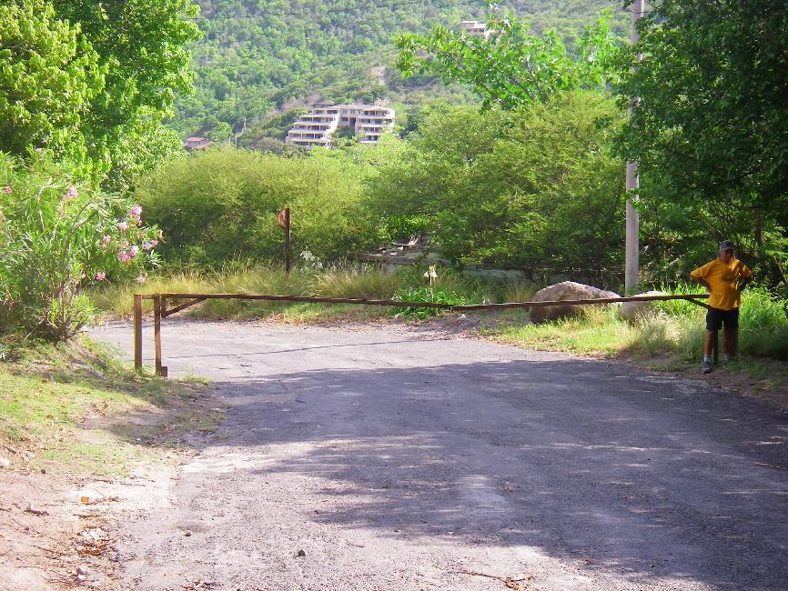 Limite de la zone d'exclusion, au dessus de la Belham River