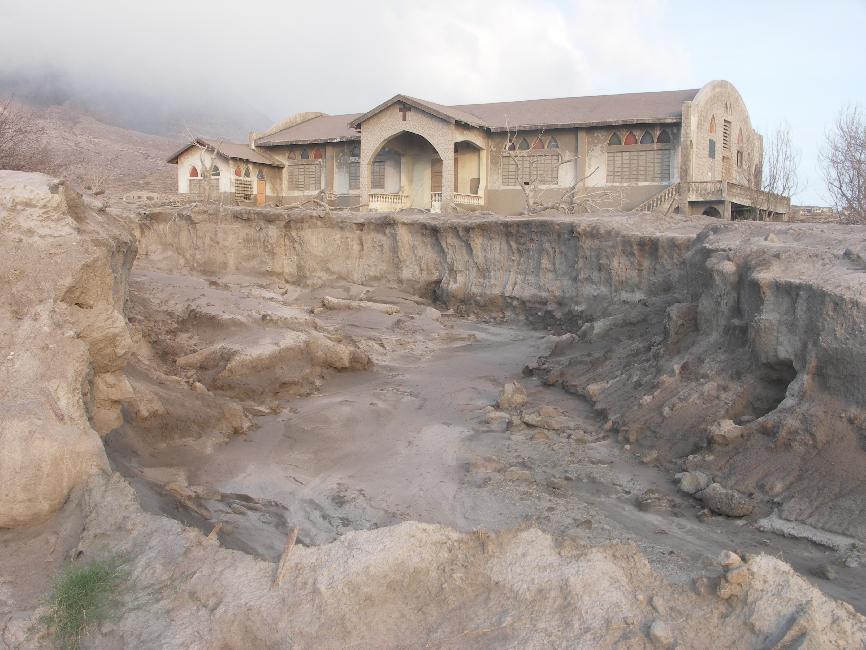 Ce bâtiment à l'écart a été épargné... jusqu'à présent !