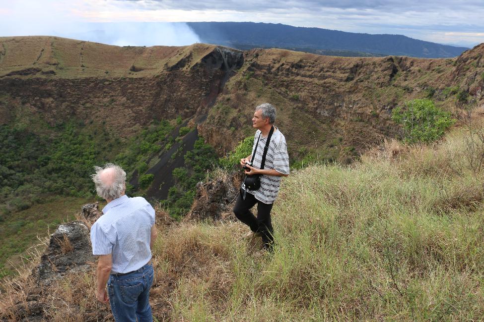 Au bord du cratère principal (cratère Masaya)
