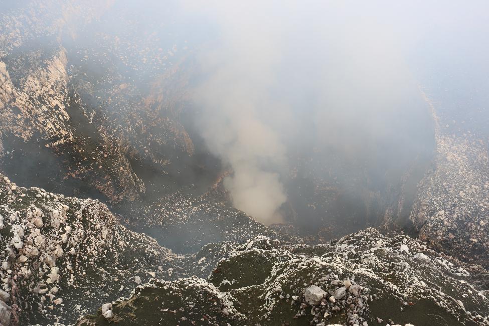Le lac de lave, depuis le belvédère Sud
