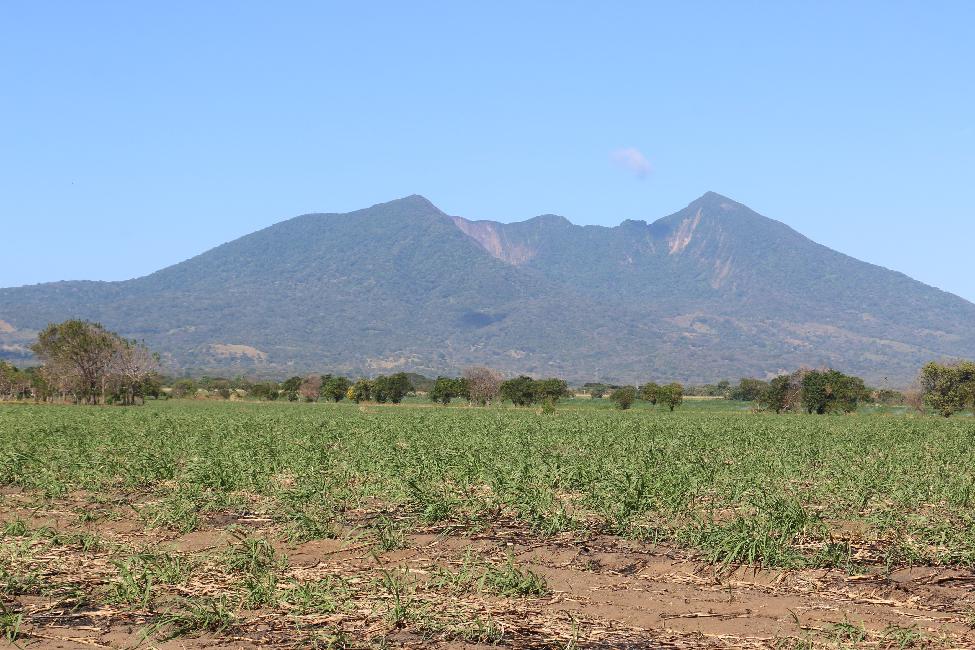 Le Mombacho, depuis la route de Nandaime