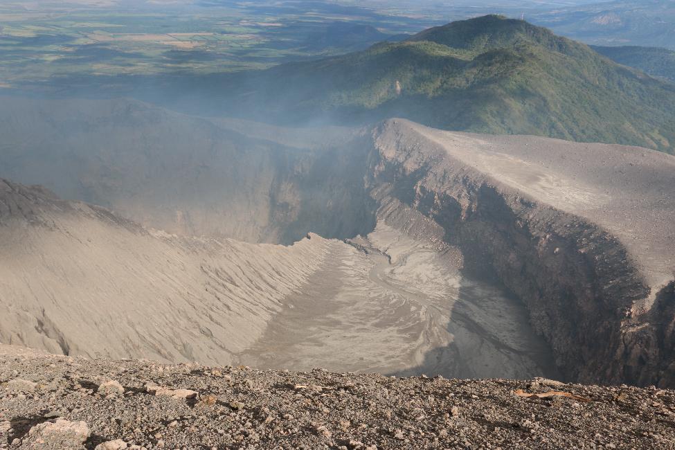 La caldeira et le cratère