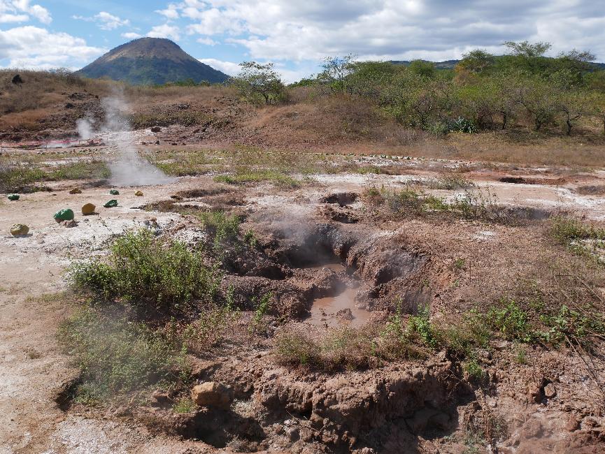 Zone de fumerolles, devant le Santa Clara