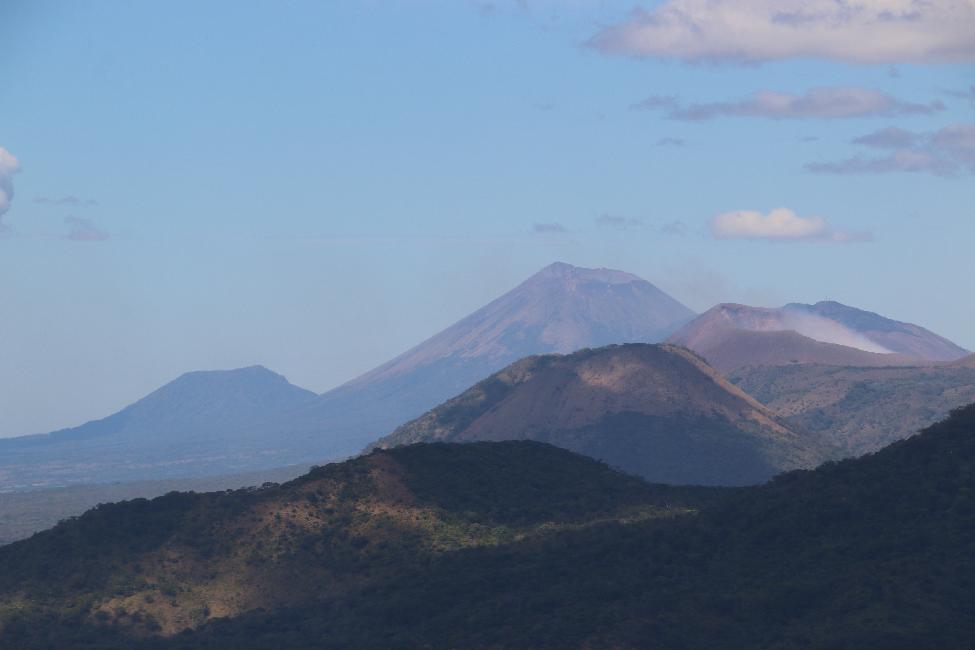 Le cratère fumant du Telica, au pied du San Cristobal