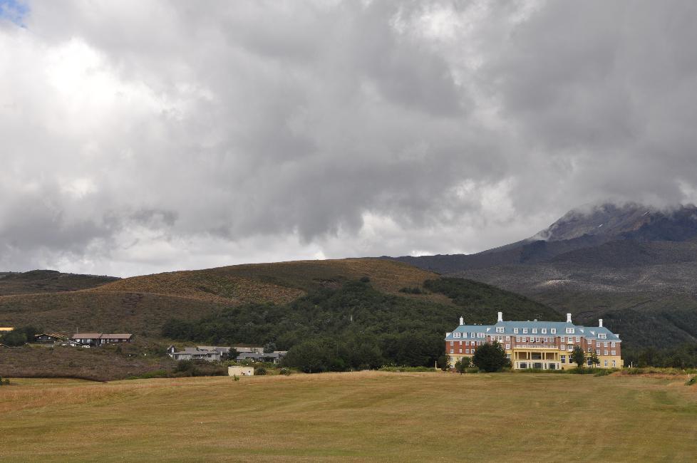 Parc de Tongariro ; hôtel de Whakapapa (chateau Tongariro)