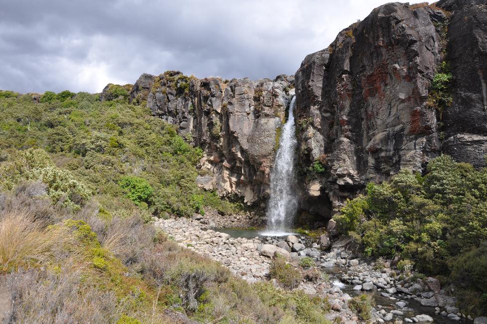 Balade dans le parc de Tongariro (Taranaki Falls) ; la cascade