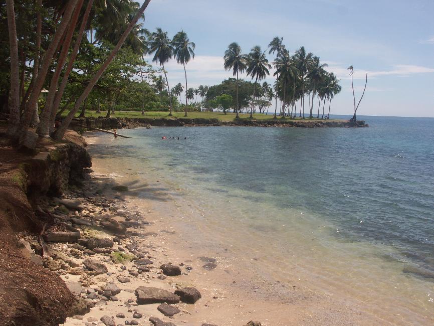 Le rivage, entre l'hôtel et le centre ville