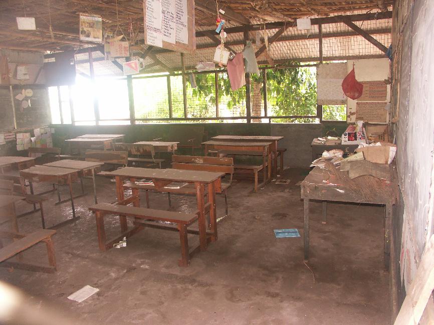 Cette école est abandonnée depuis un an déjà