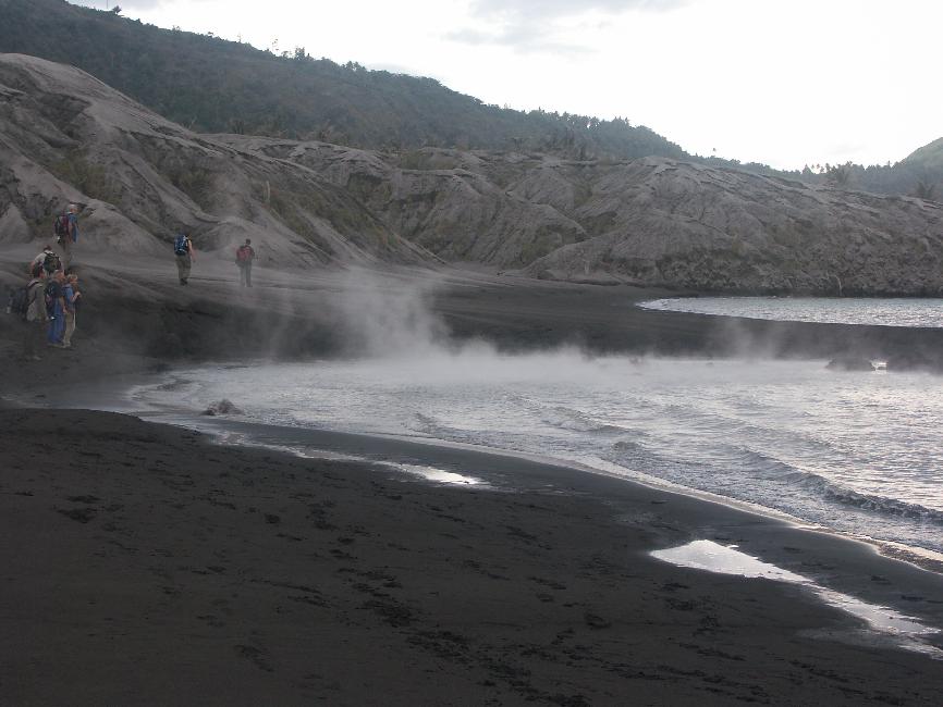 Sources chaudes, à l'approche du Tavurvur