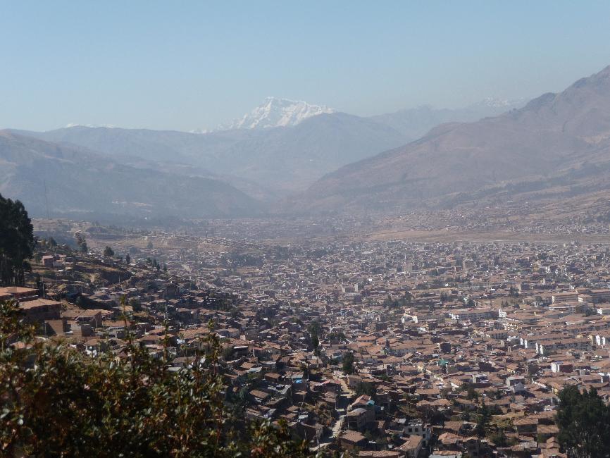 Cuzco dominé par l'Ausangate (6384m)