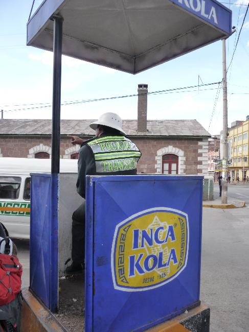 Puno ; policier... sponsorisé par une boisson sans alcool (heureusement encore)