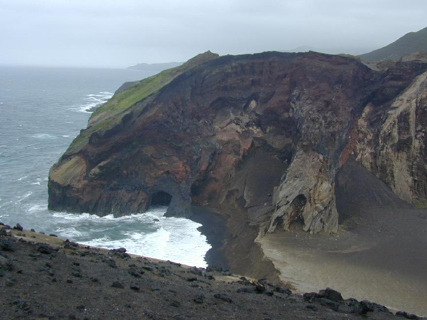 Vue sur le rivage, depuis le dôme de cendres