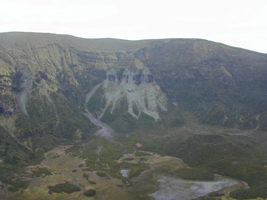 Eboulement sur le flanc de la caldeira