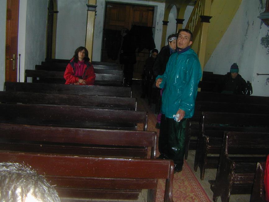 La chapelle nous fournit un abri provisoire