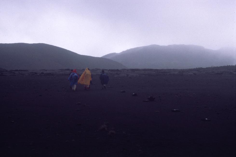 Le temps nous incite à tourner le dos à la Fournaise ; direction le Chisny