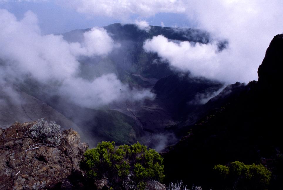 Cette rivière a été bloquée par l'écroulement de Mahavel, dans les années 60
