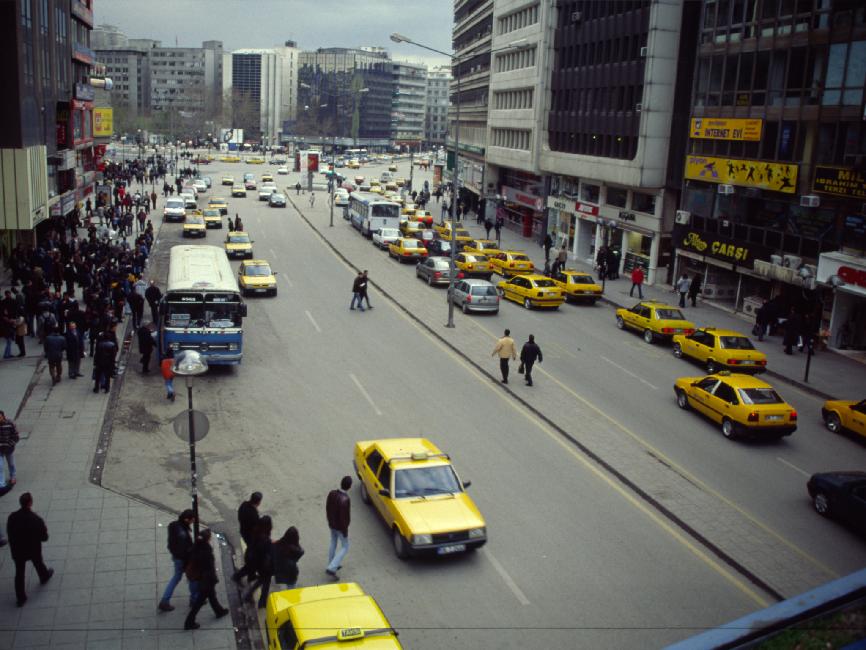 Premier contact avec Ankara : ville moderne de trois millions d'habitants, avec un trafic intense (et de nombreux cyber cafés !)