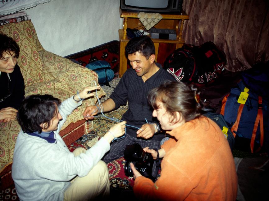 Lucienne attend son tour avec angoisse