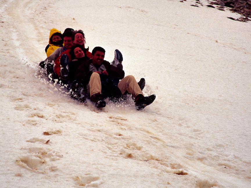 Descente sur capes de pluie (non encore homologué aux J.O.)